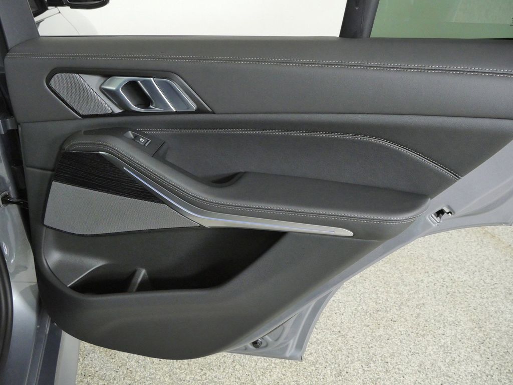 Thumbnail: 2026 BMW X5 - 25