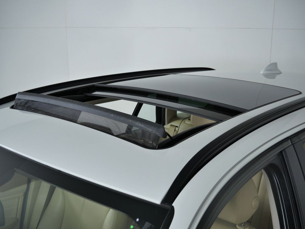 Thumbnail: 2015 BMW 3 Series - 19