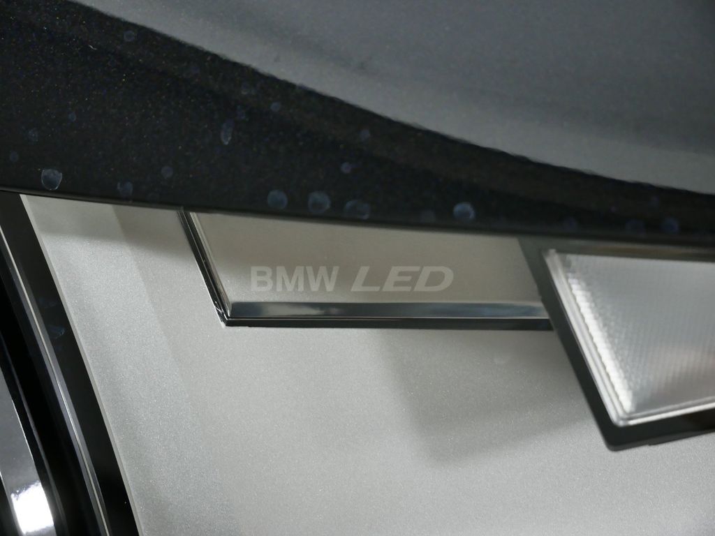 2025 BMW iX xDrive50 17