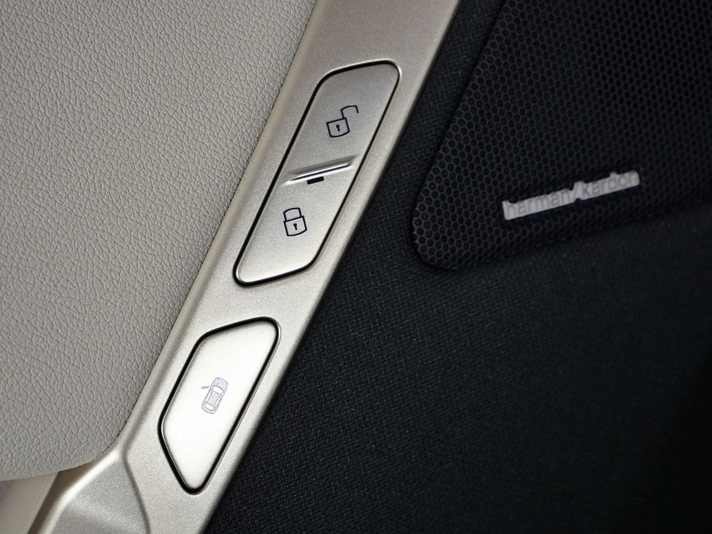 Thumbnail: 2026 BMW iX - 35