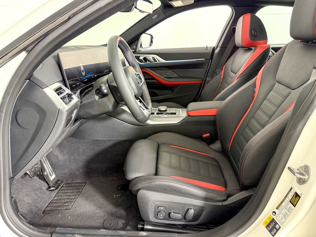 Thumbnail: 2025 BMW i4 - 34