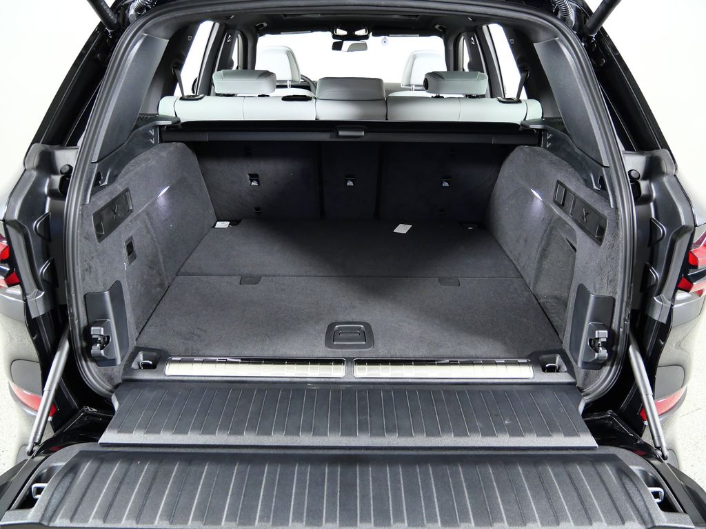 Thumbnail: 2026 BMW X5 - 28