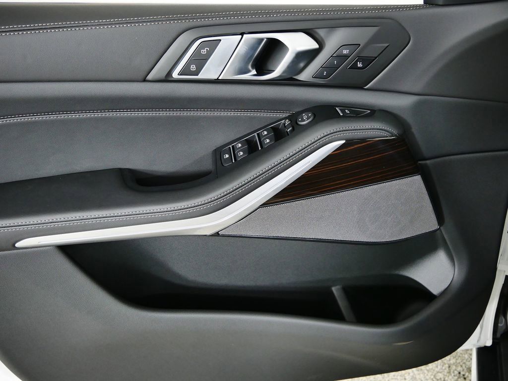 Thumbnail: 2026 BMW X5 - 33