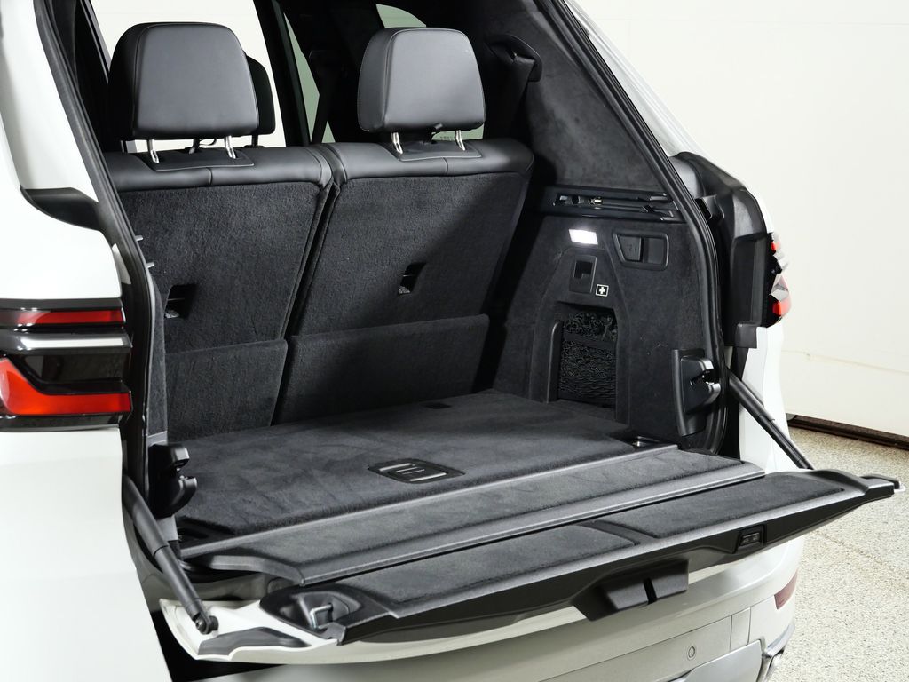 Thumbnail: 2024 BMW X7 - 34