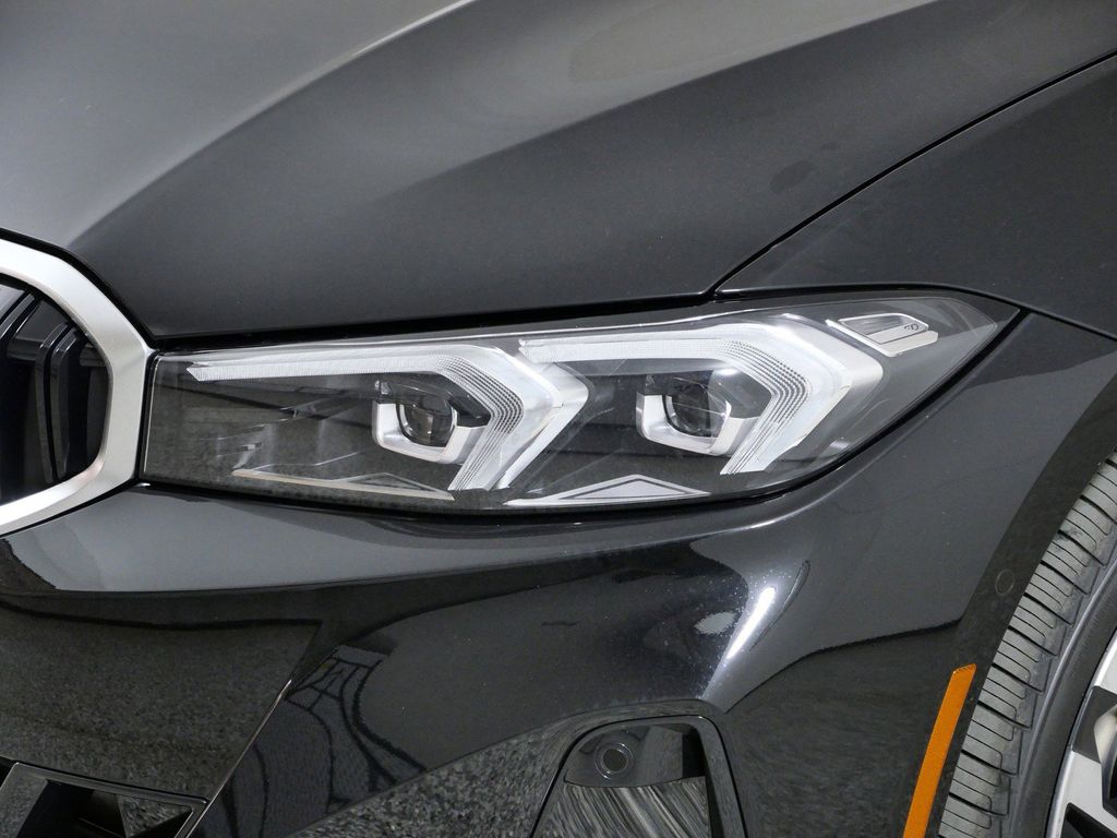Thumbnail: 2026 BMW 3 Series - 3