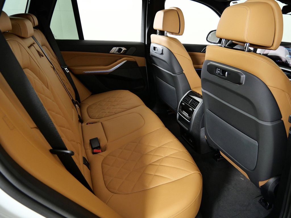 Thumbnail: 2026 BMW X5 - 26