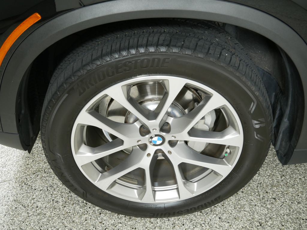 Thumbnail: 2021 BMW X5 - 22