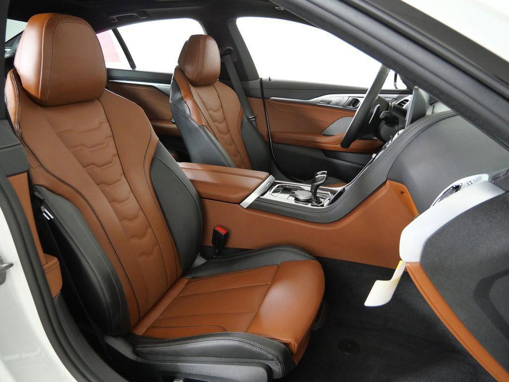 Thumbnail: 2026 BMW 8 Series - 21