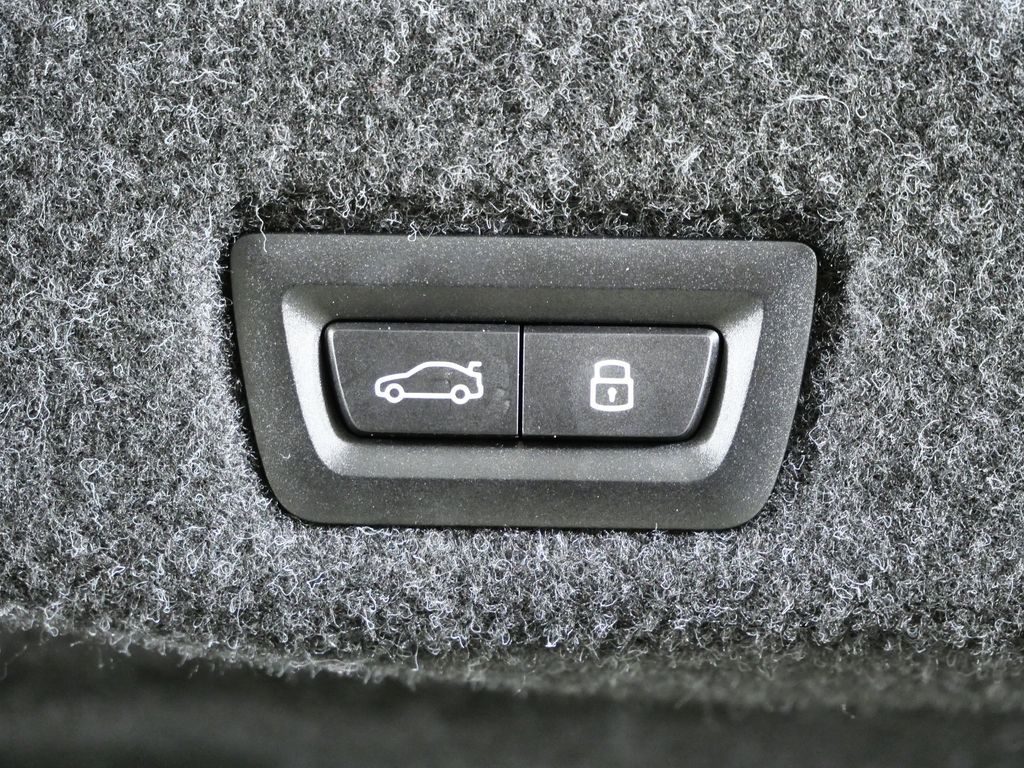 Thumbnail: 2025 BMW 5 Series - 32