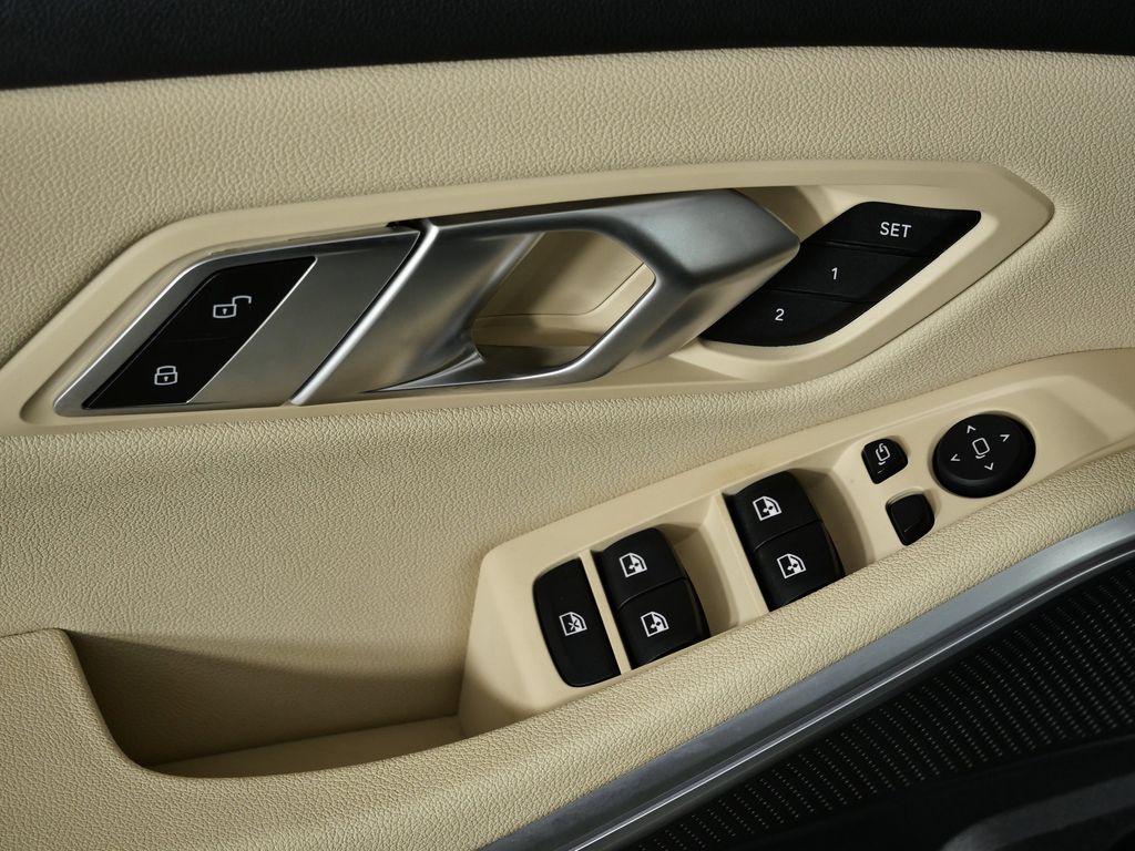 Thumbnail: 2020 BMW 3 Series - 35