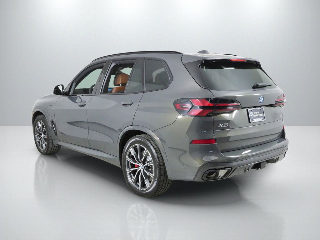 Thumbnail: 2026 BMW X5 - 14