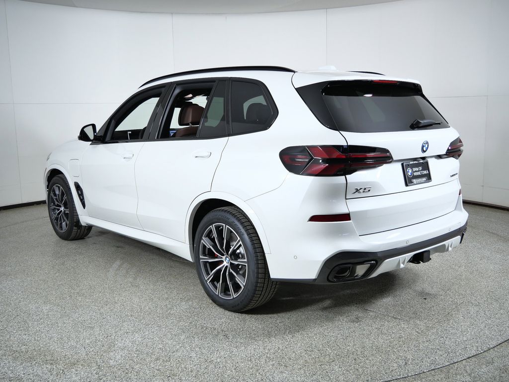 Thumbnail: 2026 BMW X5 - 14