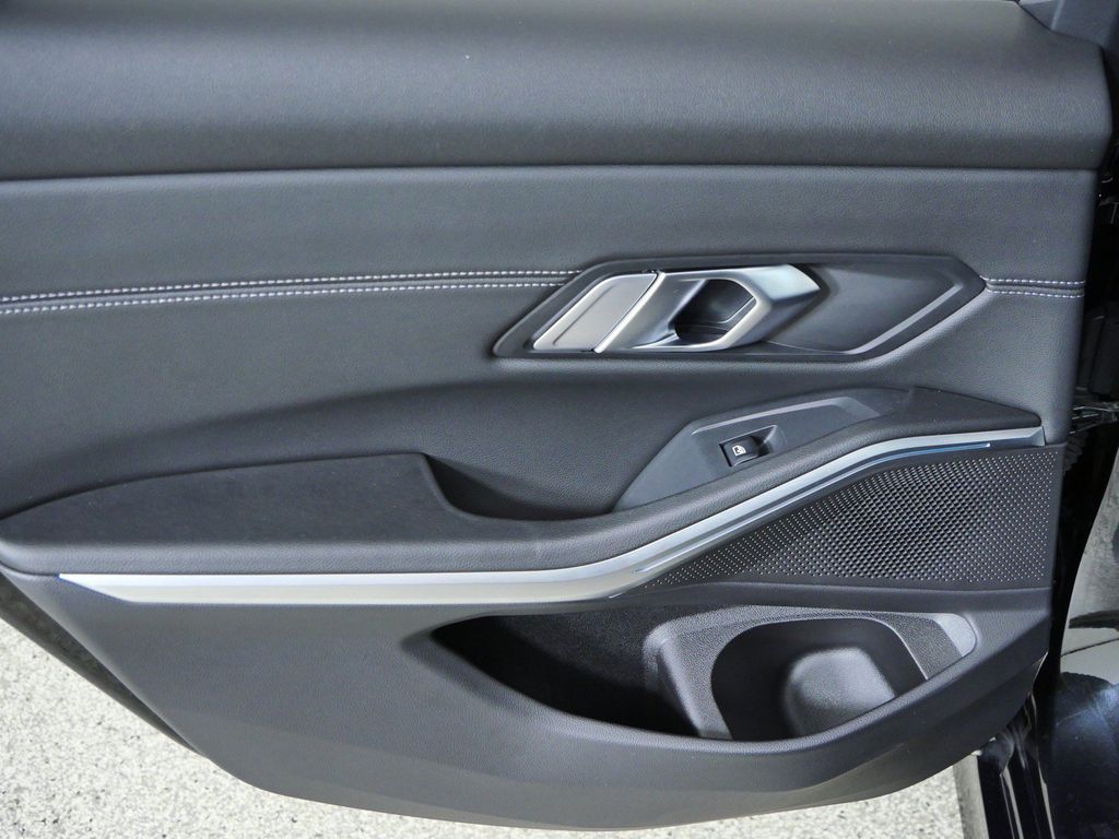 Thumbnail: 2023 BMW 3 Series - 33