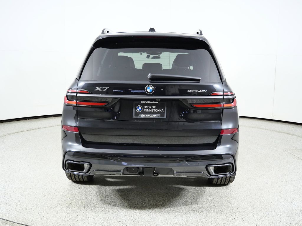 Thumbnail: 2025 BMW X7 - 12