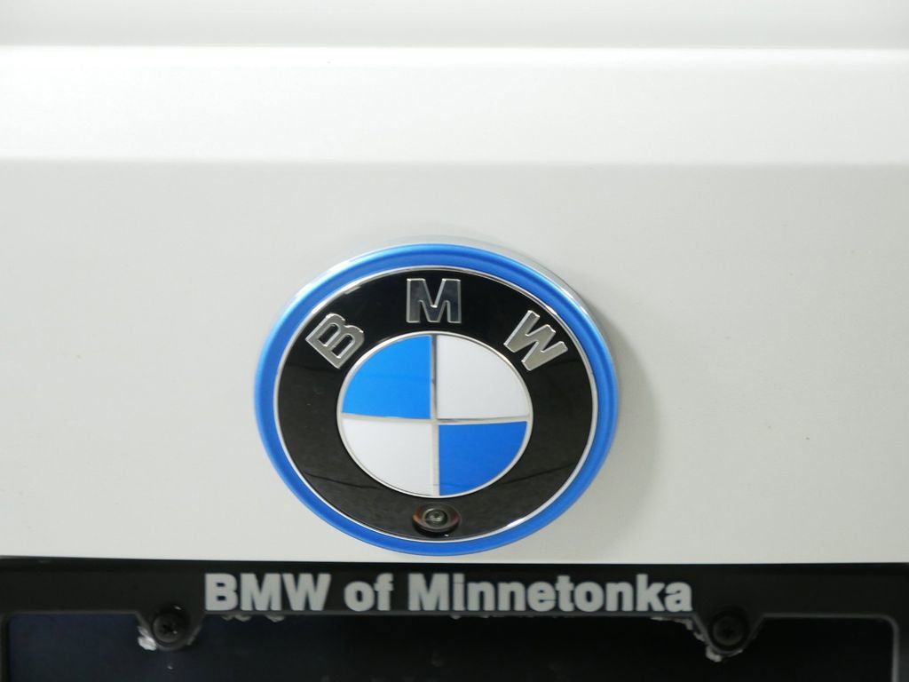 Thumbnail: 2025 BMW i4 - 12