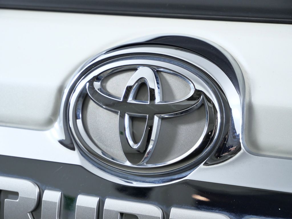 Thumbnail: 2022 Toyota 4Runner - 12