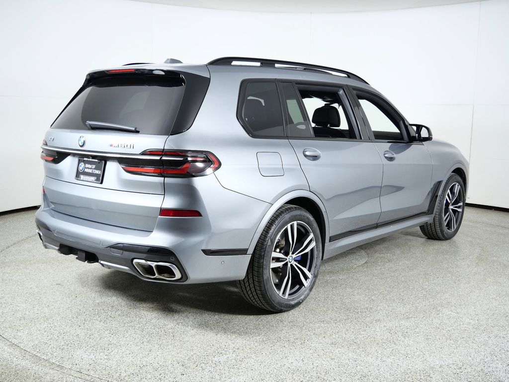 Thumbnail: 2024 BMW X7 - 11