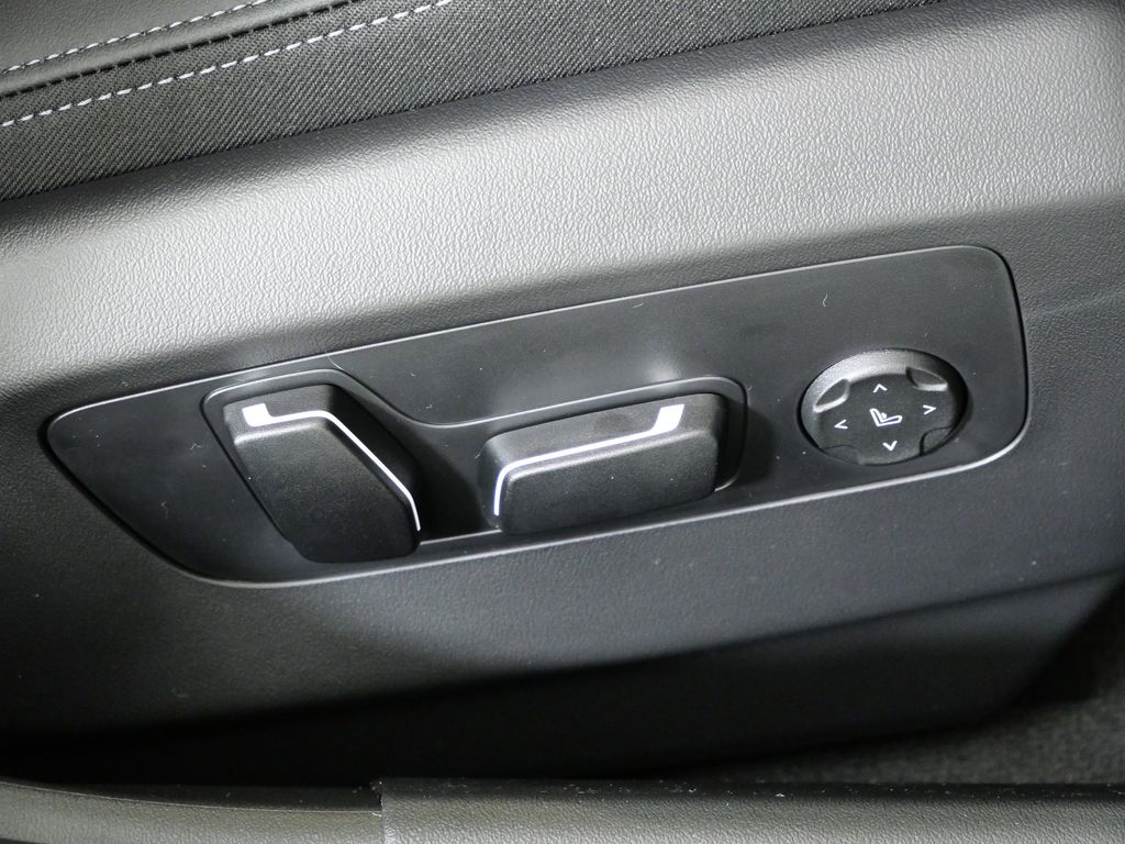 Thumbnail: 2026 BMW 5 Series - 23