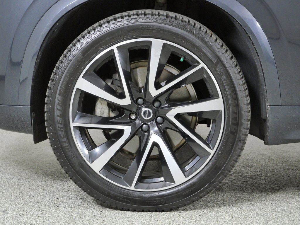 Thumbnail: 2022 Volvo XC90 - 16