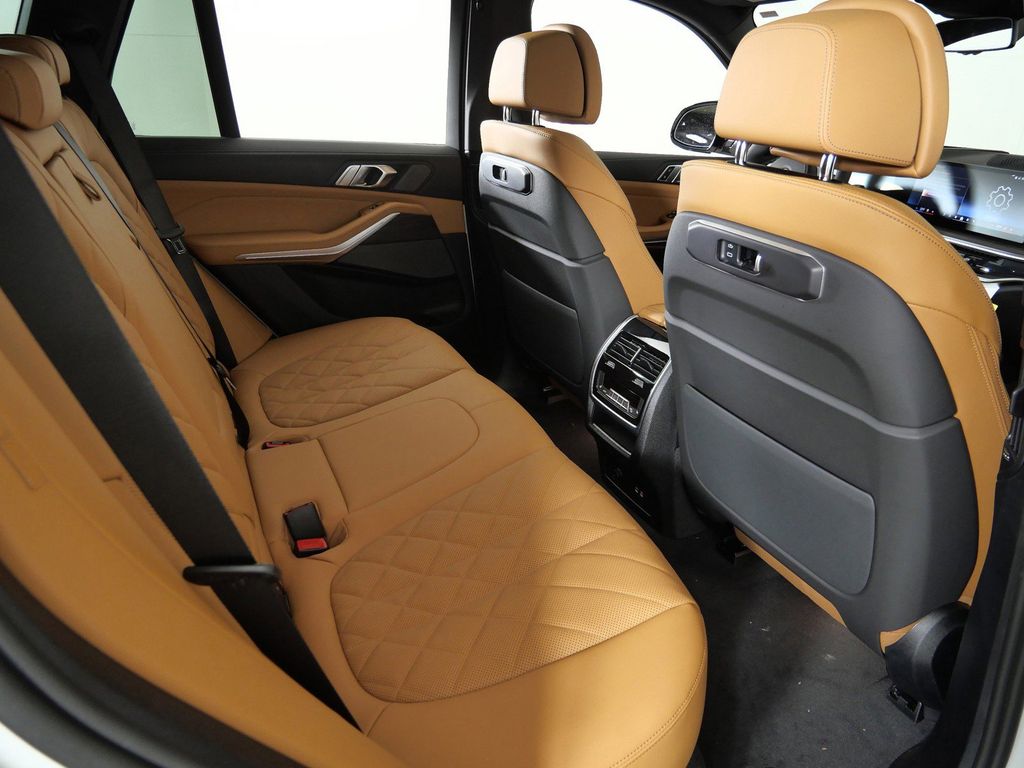 Thumbnail: 2026 BMW X5 - 26