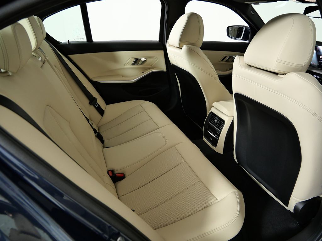 Thumbnail: 2026 BMW 3 Series - 25