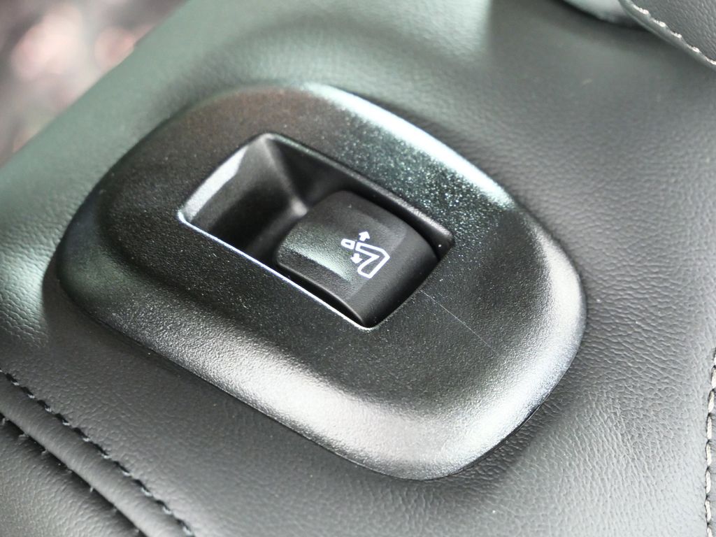 Thumbnail: 2026 BMW X7 - 28