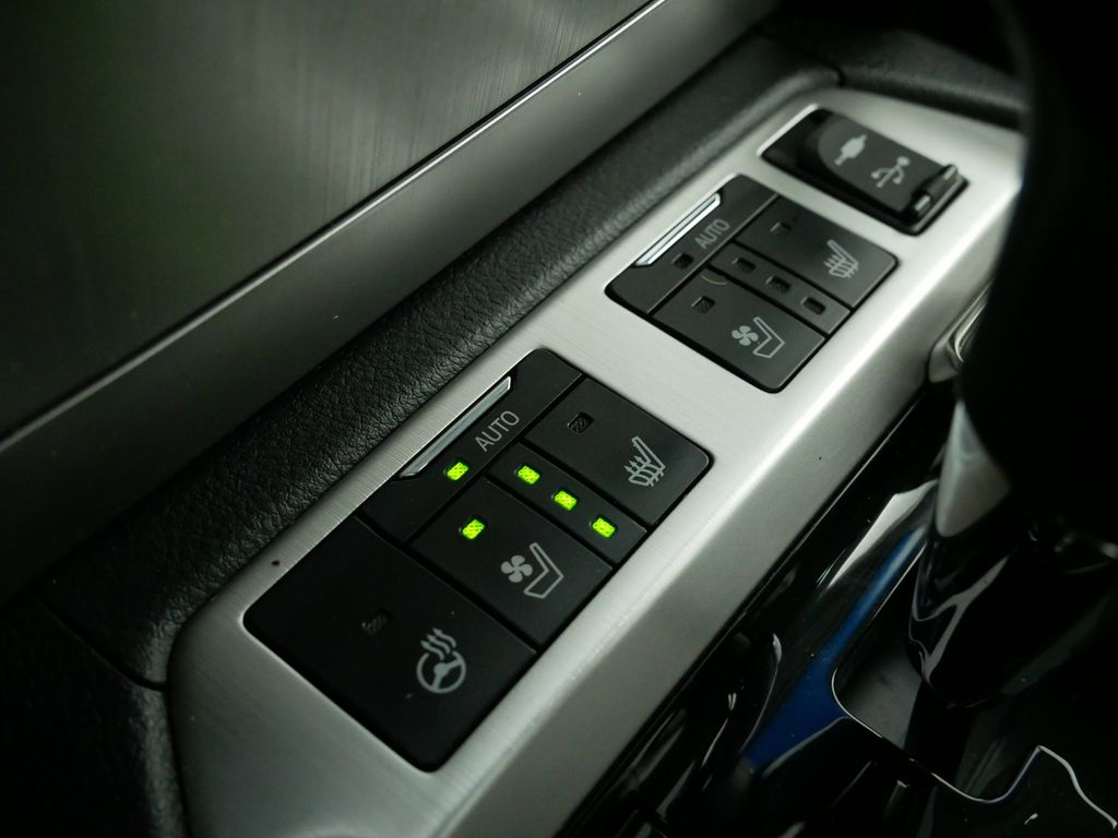 Thumbnail: 2016 Toyota Land Cruiser - 47