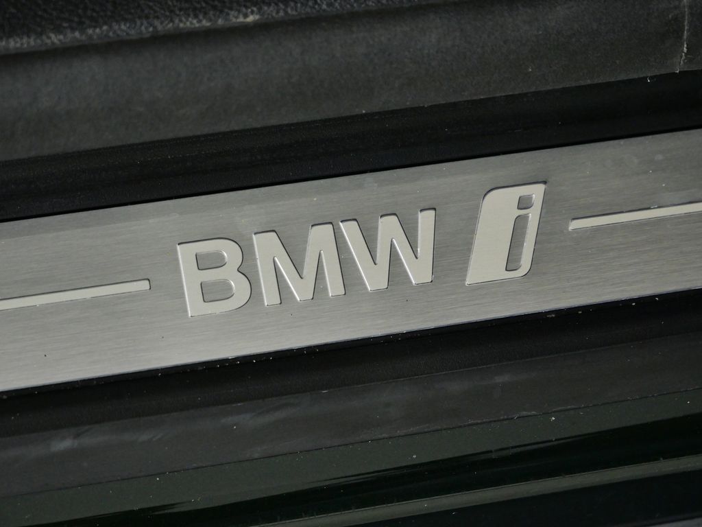 Thumbnail: 2023 BMW i4 - 24