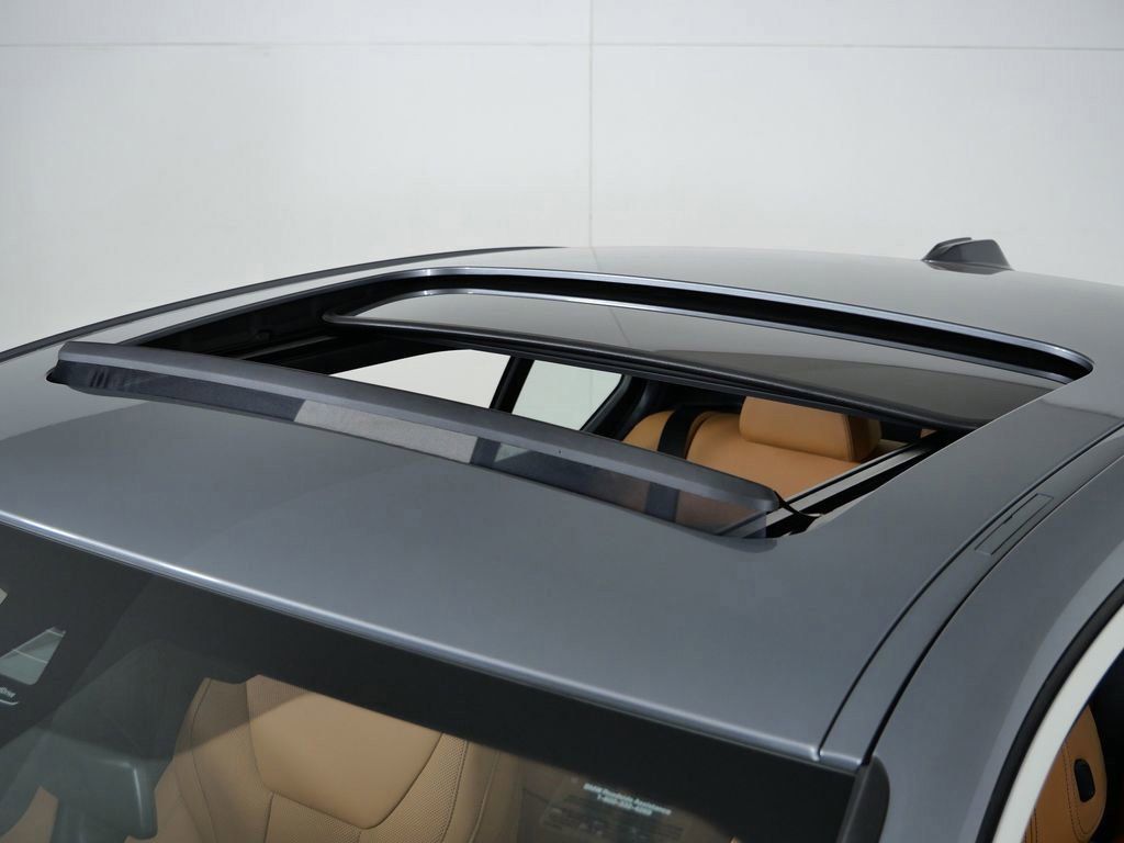 Thumbnail: 2026 BMW 3 Series - 19