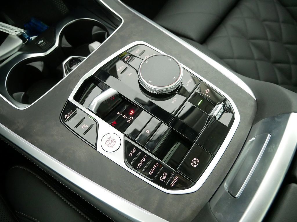 Thumbnail: 2026 BMW X7 - 49