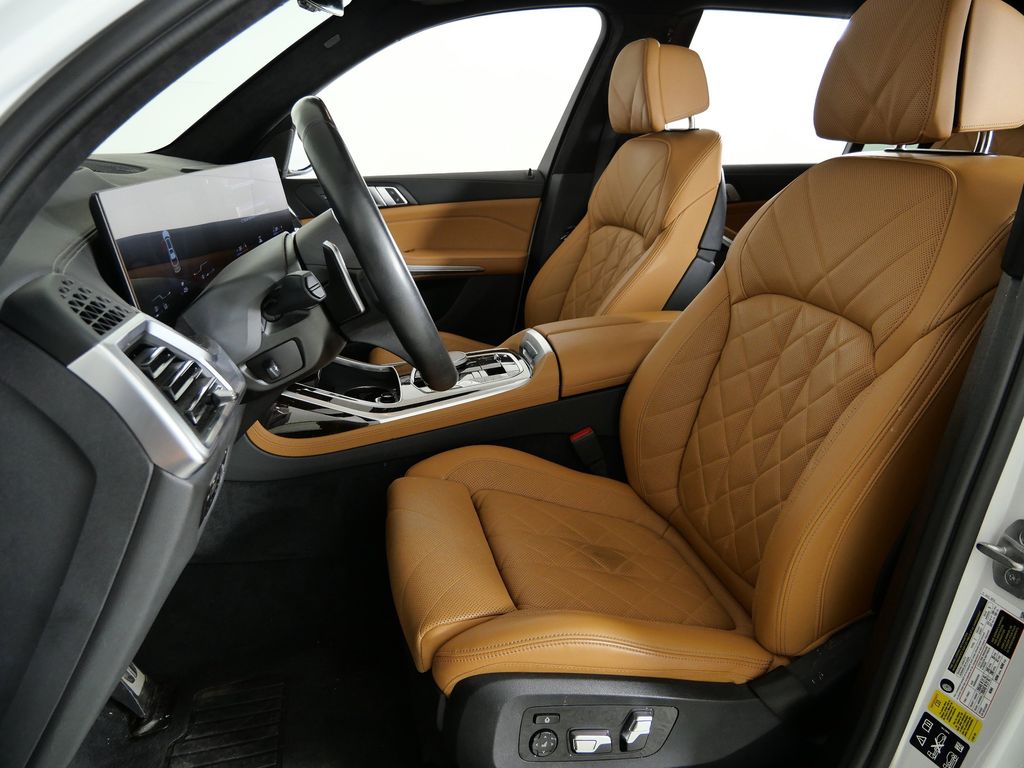 Thumbnail: 2023 BMW X7 - 43