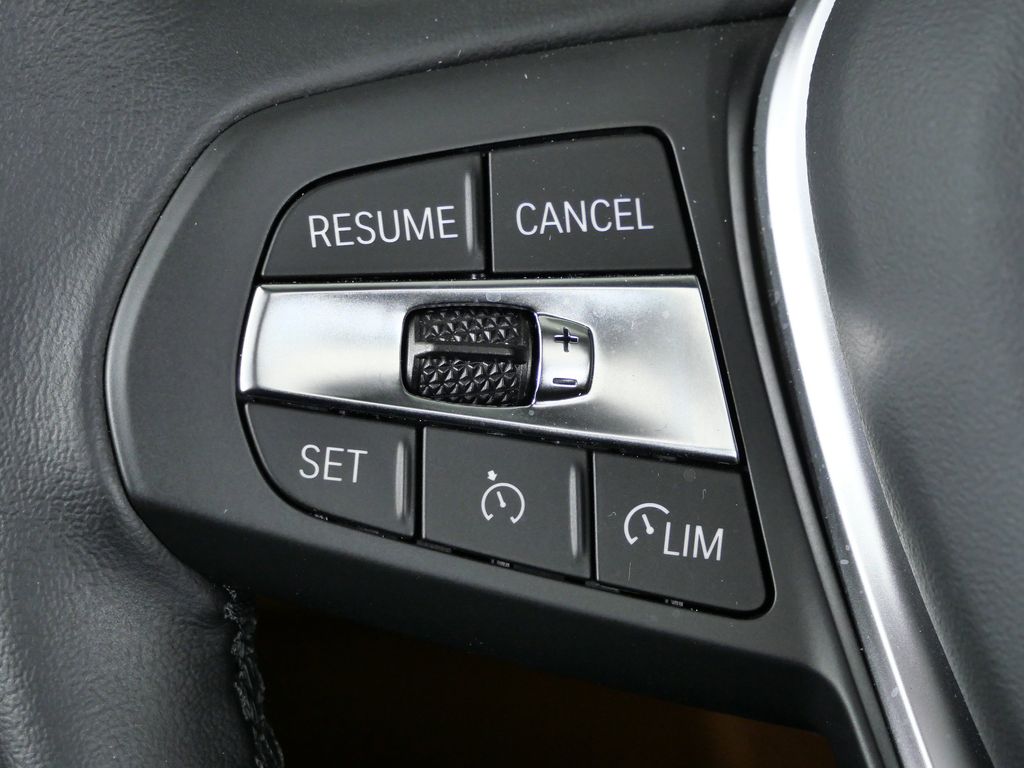 Thumbnail: 2023 BMW 3 Series - 43