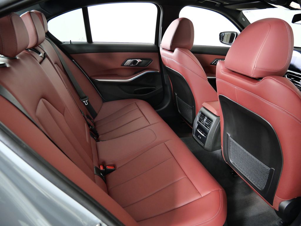 Thumbnail: 2023 BMW 3 Series - 30
