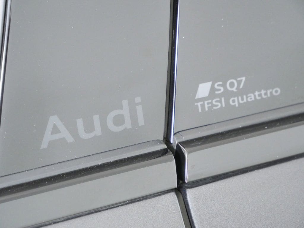 Thumbnail: 2025 Audi SQ7 - 4