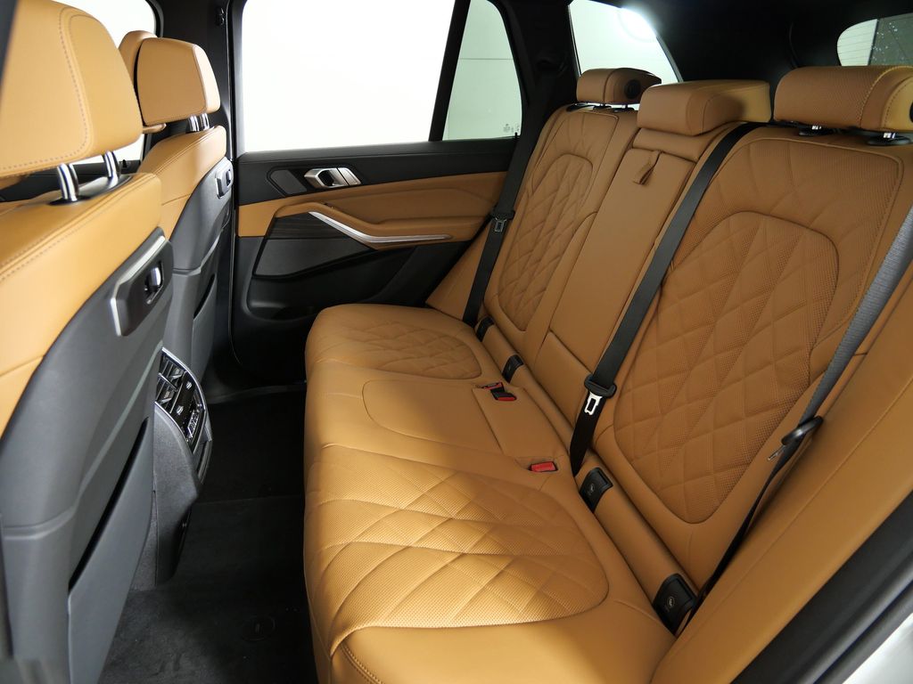 Thumbnail: 2026 BMW X5 - 33