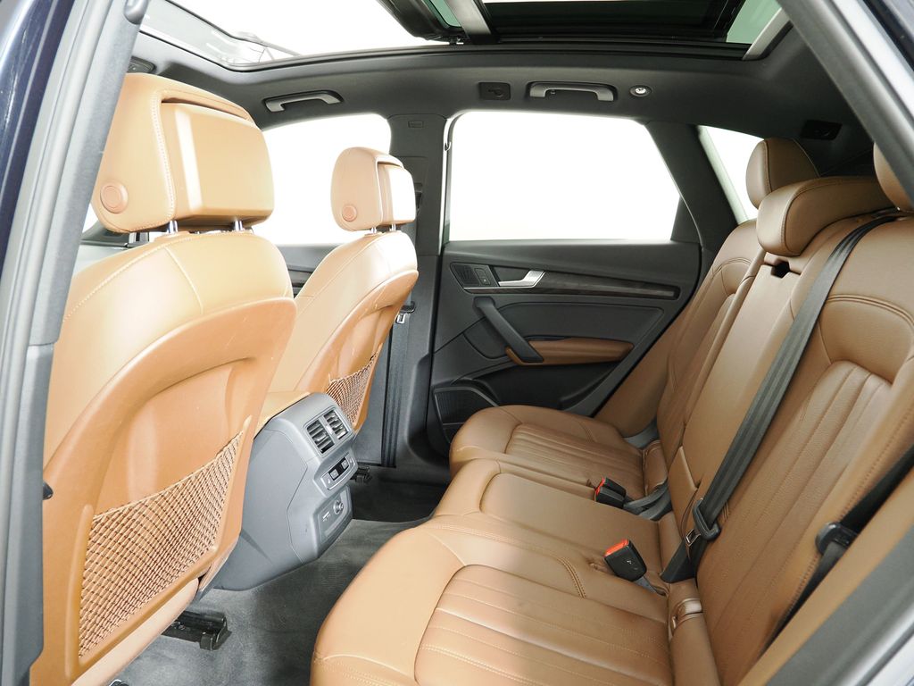 Thumbnail: 2020 Audi Q5 - 27