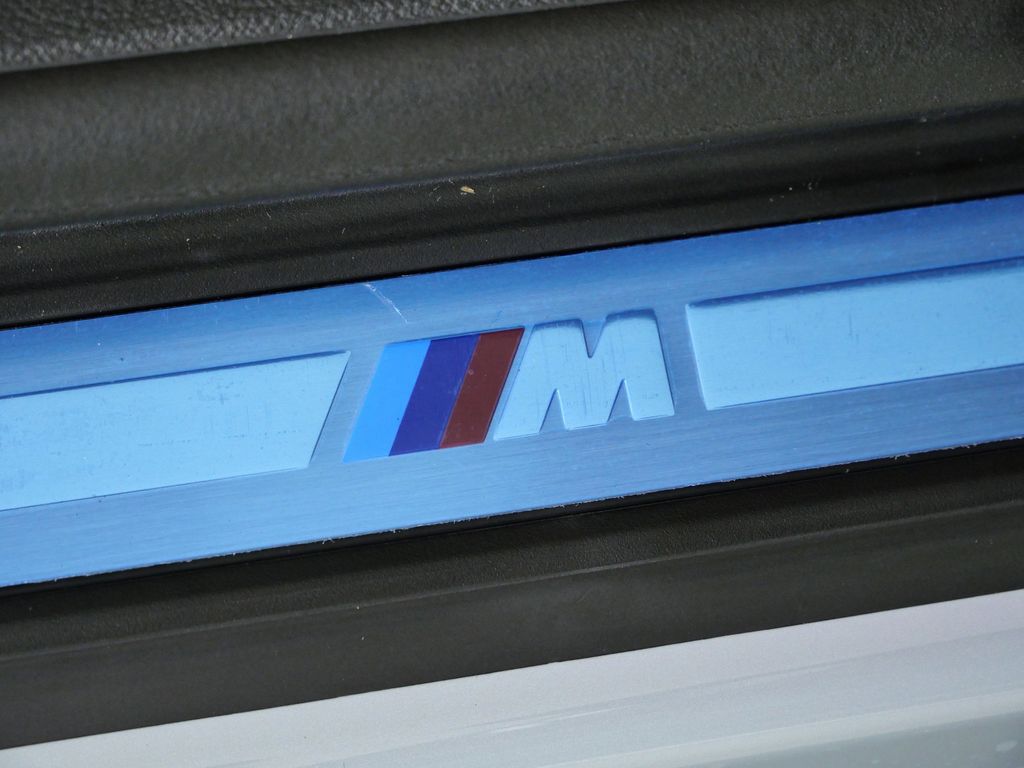 Thumbnail: 2026 BMW i4 - 23