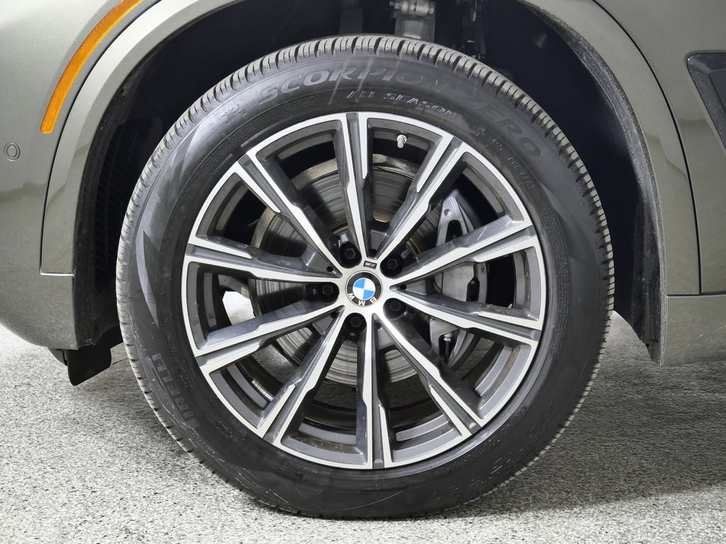 Thumbnail: 2025 BMW X5 - 21