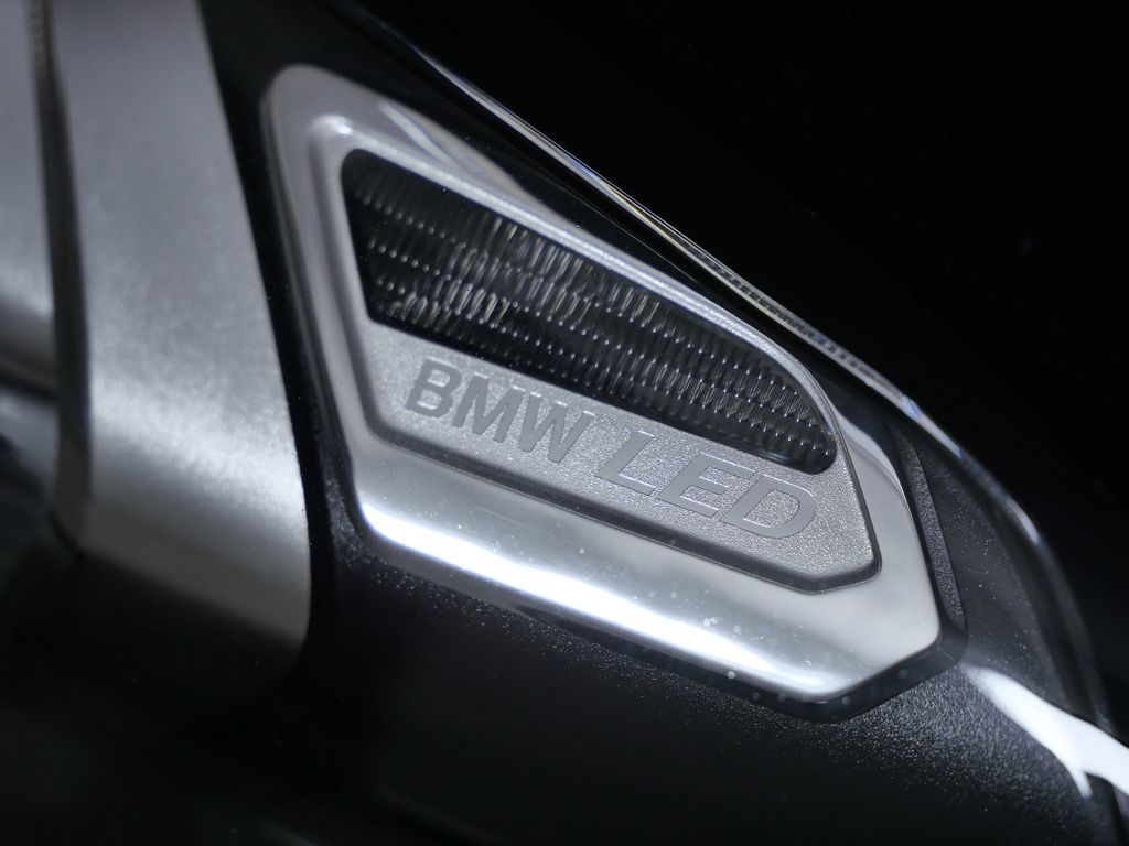 Thumbnail: 2026 BMW 3 Series - 4