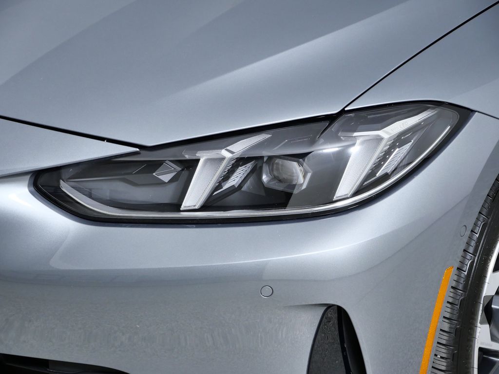 Thumbnail: 2025 BMW 4 Series - 4