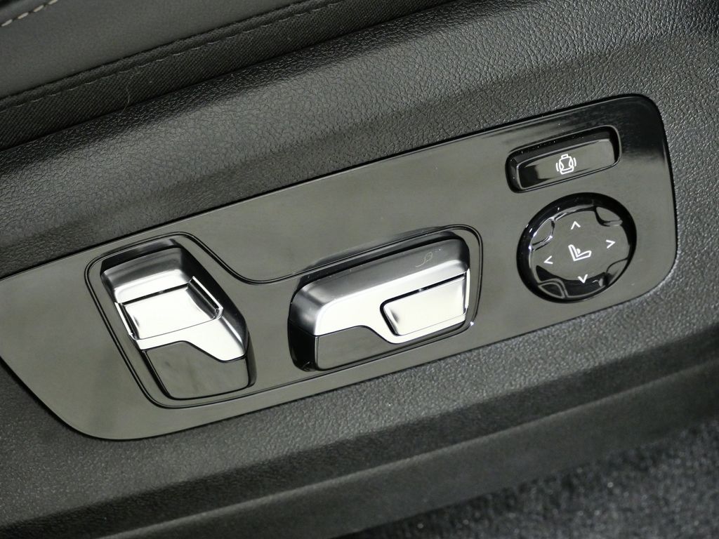 Thumbnail: 2025 BMW X7 - 27