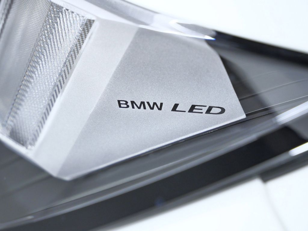 Thumbnail: 2026 BMW iX - 4