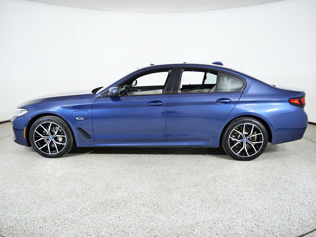 Thumbnail: 2023 BMW 5 Series - 18