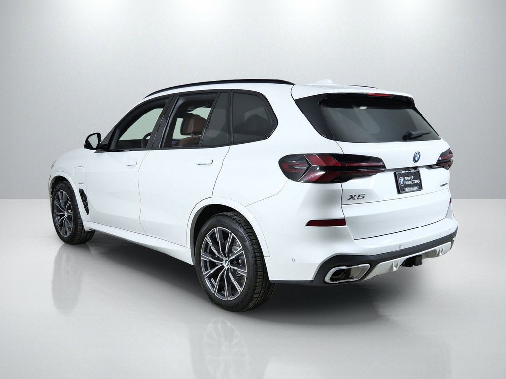 Thumbnail: 2026 BMW X5 - 15