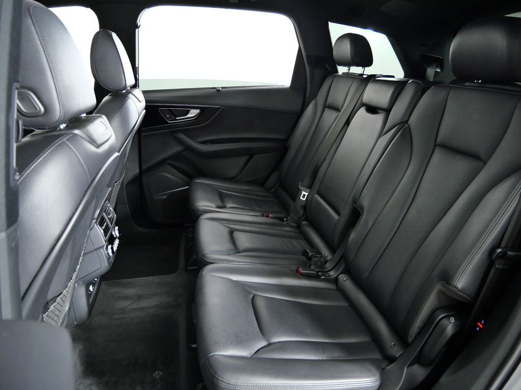 Thumbnail: 2019 Audi Q7 - 32