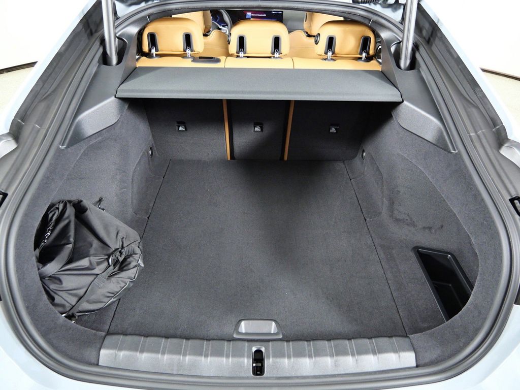 Thumbnail: 2026 BMW i4 - 27