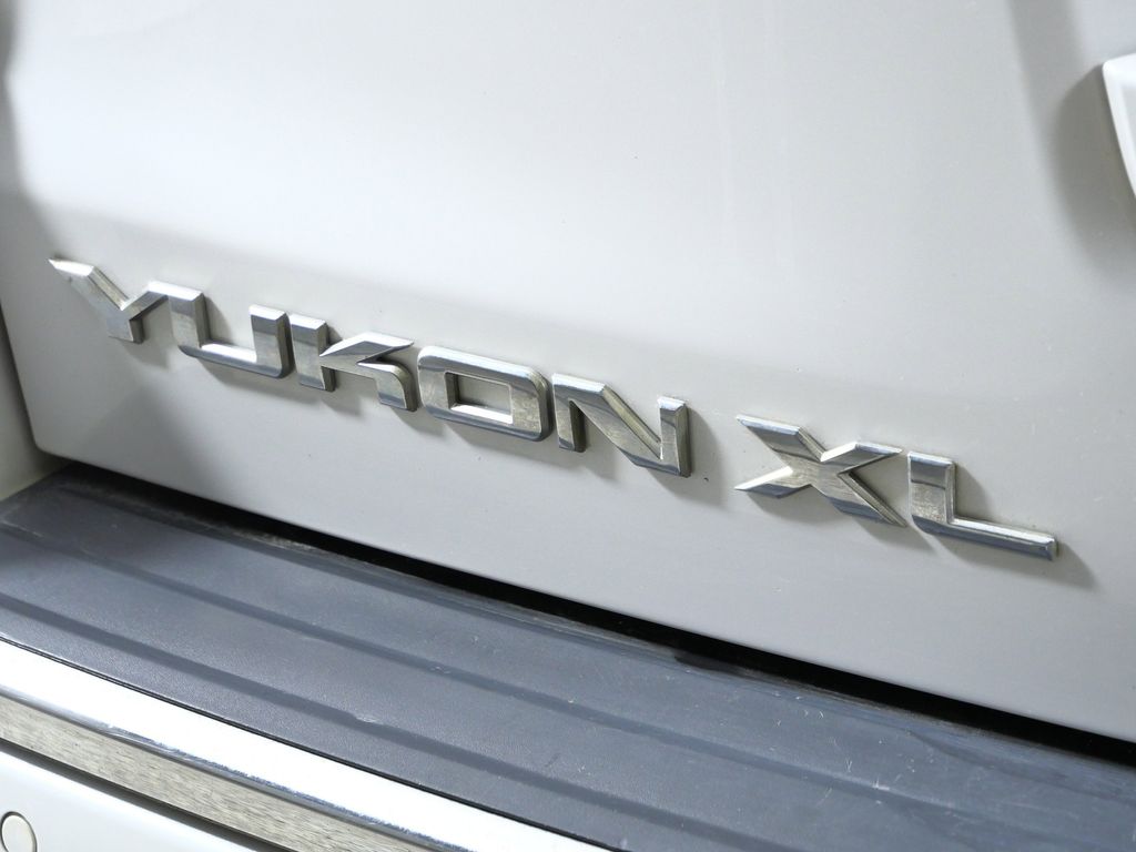 Thumbnail: 2018 GMC Yukon XL - 13