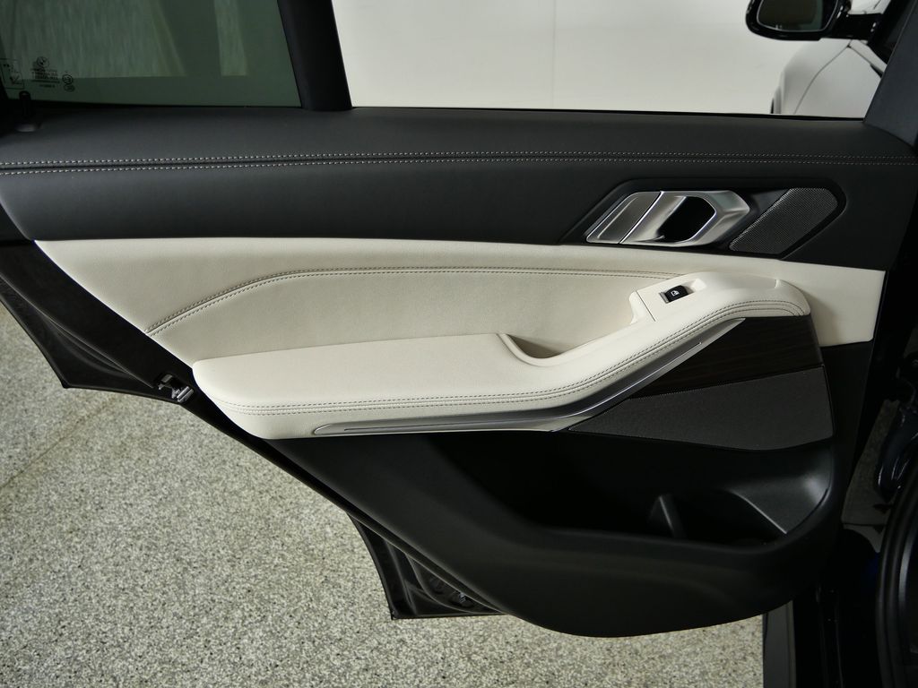 Thumbnail: 2026 BMW X5 - 31