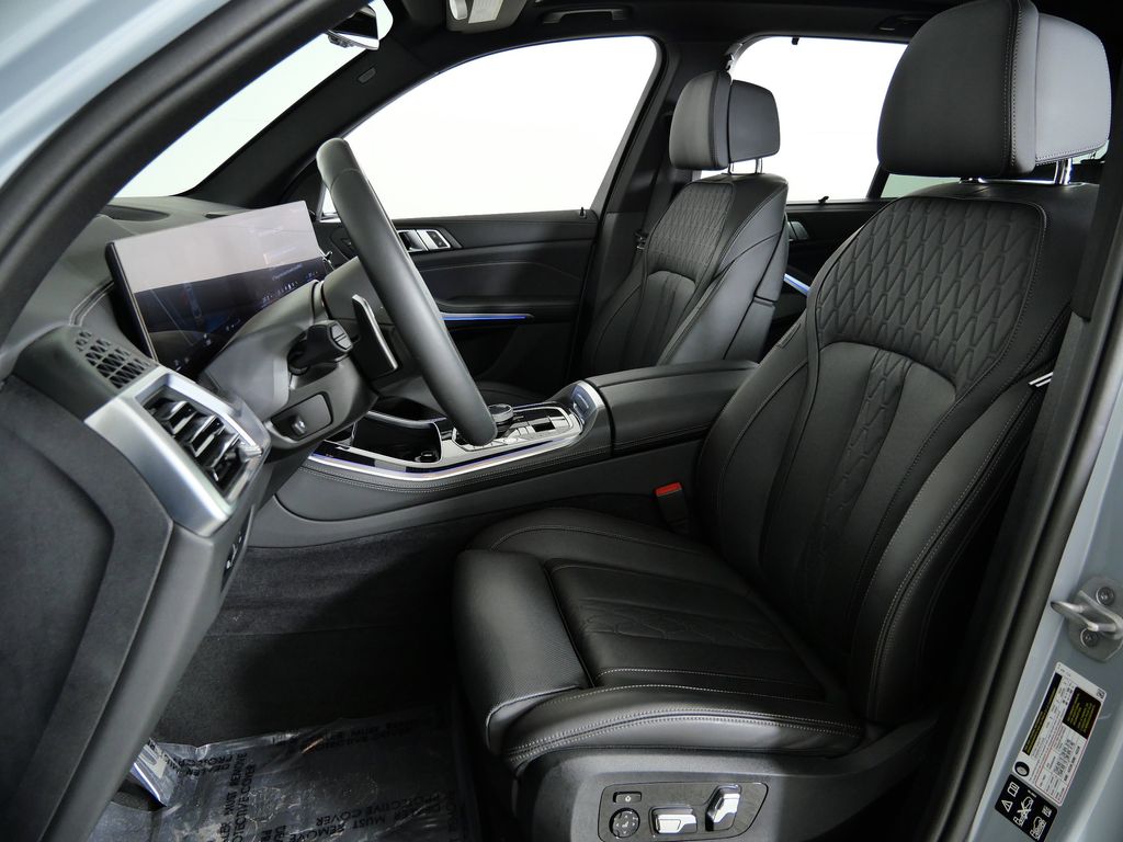 Thumbnail: 2025 BMW X5 - 41