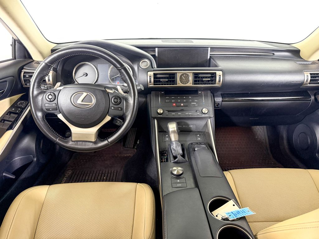 Thumbnail: 2015 Lexus IS - 9